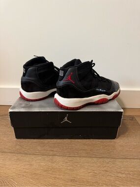 Jordan Kids Black & Red Retro High-Top Sneakers